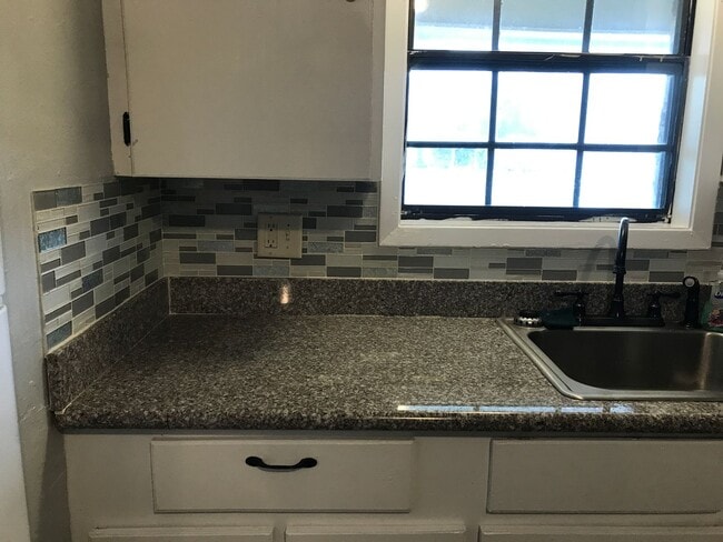 Building Photo - 304 Latin Dr