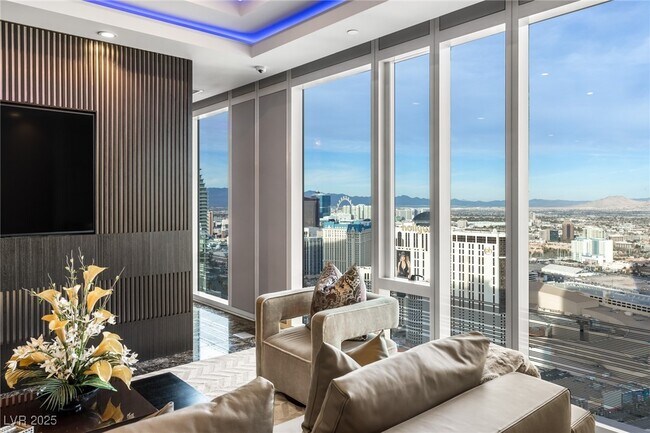 Building Photo - 3750 S Las Vegas Blvd