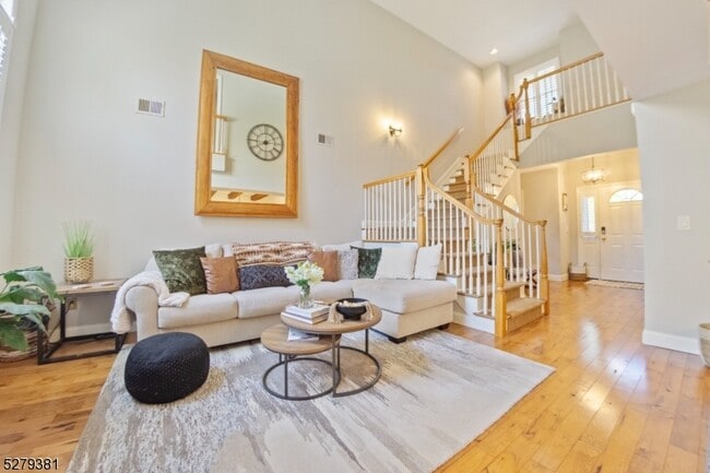 Building Photo - 78 Kent Dr