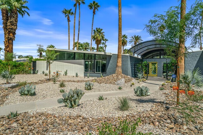 Building Photo - 1986 Yucca Pl