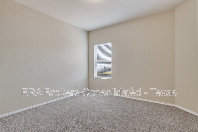 Building Photo - 10610 Grn Lk Dr