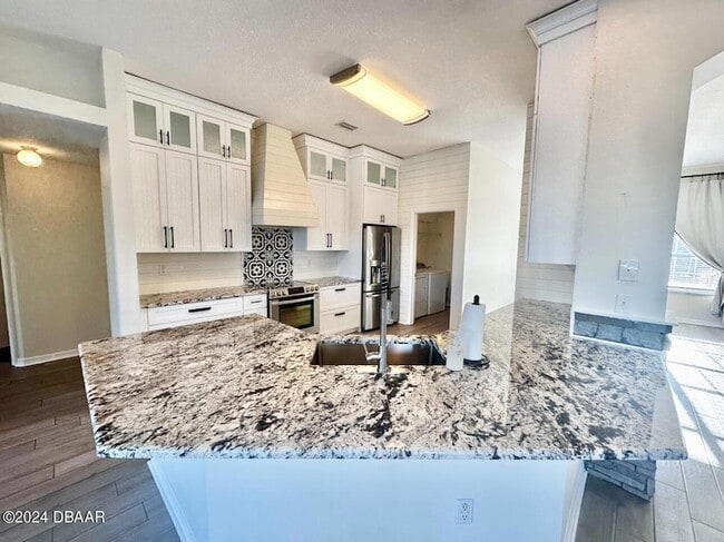 Building Photo - 1755 Creekwater Blvd