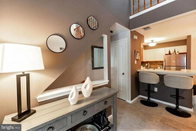 Building Photo - 1012 Foxmeadow Dr