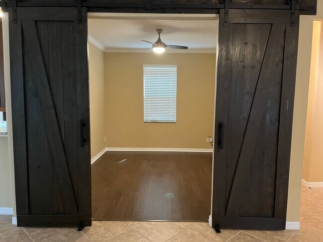 Building Photo - Available Mid May! Spacious 4/2 Single Fam...