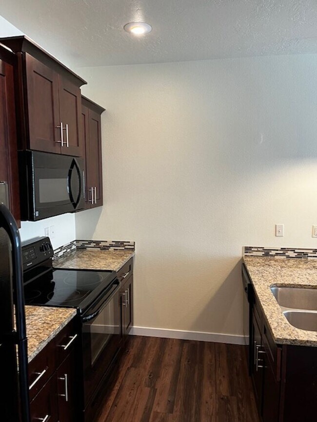 Building Photo - SAW1530O