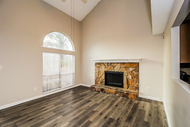 Building Photo - Bright Living with Vaulted Ceilings