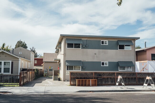 Building Photo - 2312 Bonar St