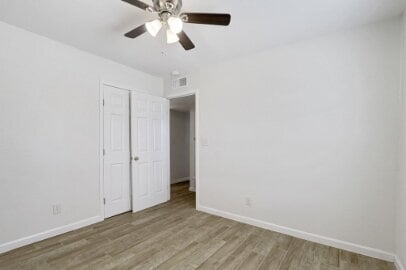 Building Photo - Single story corner home features 3 beds, 2 bathrooms