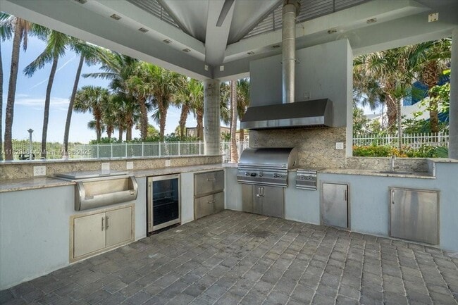 Building Photo - 6301 Collins Ave