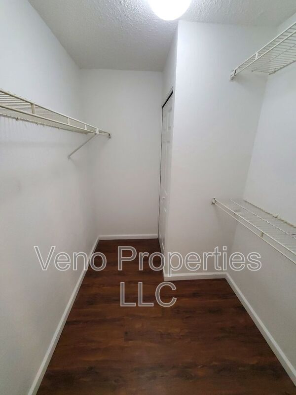 Building Photo - 111 Yorktown Dr