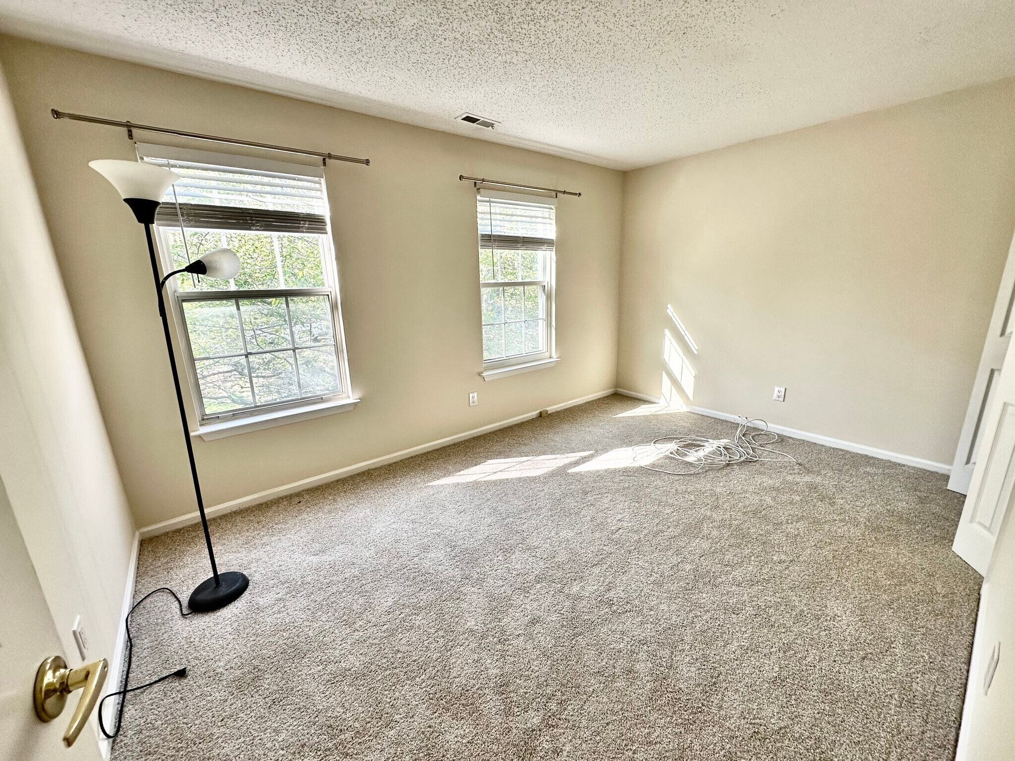 Building Photo - 203 Eagles Chase Dr