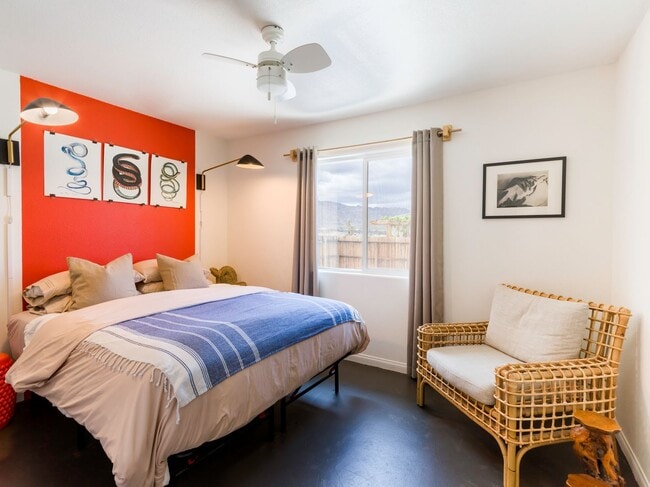 Building Photo - Spacious 4 Bedroom 2 Bathroom Home With A Pool