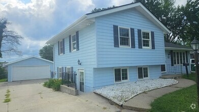 Building Photo - Charming 3-Bedroom Home in Prime Ankeny Lo...