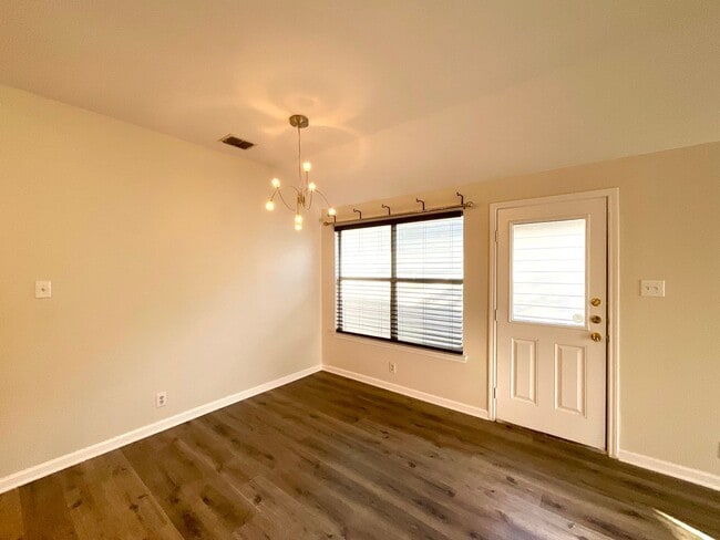 Building Photo - **APPLICATION RECEIVED** AVAILABLE! Spacious 3-Bedroom Home in a Secure Gated Community!