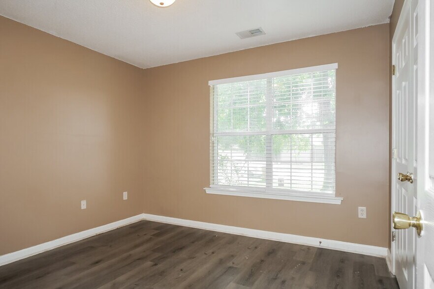 Building Photo - 4941 Wemberley Dr