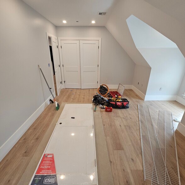 Building Photo - 28 Brooks St