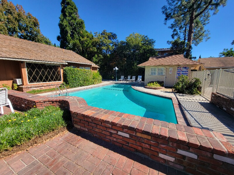 Building Photo - 13556 Wyandotte St