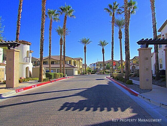 Building Photo - 50 Aura de Blanco St