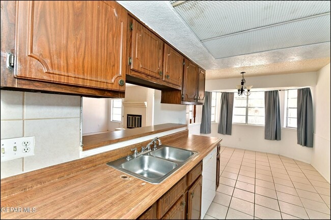 Building Photo - 3565 Breckenridge Dr