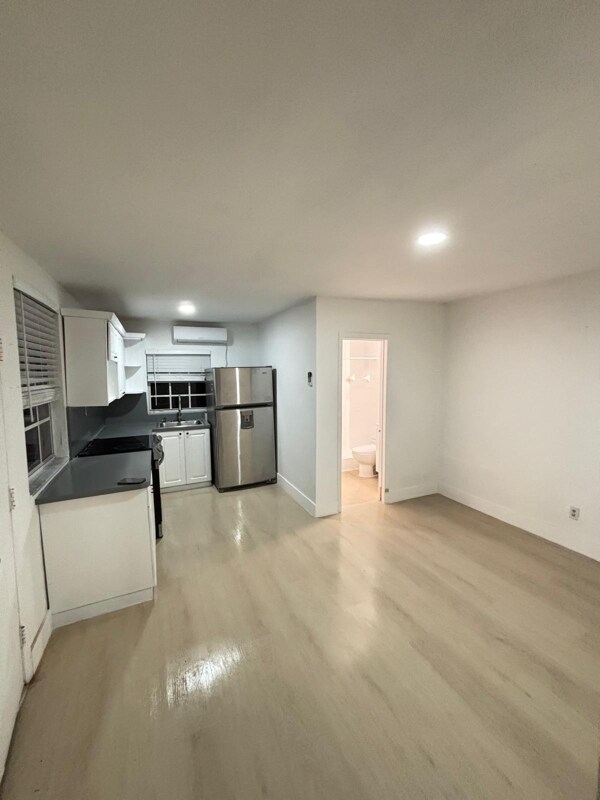 Building Photo - 2035 NW 26th St