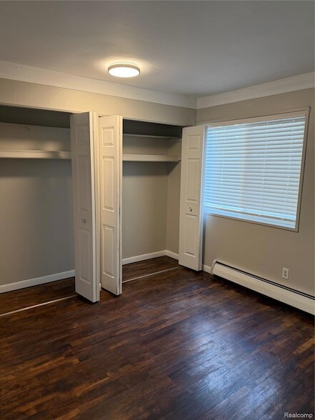 Building Photo - 1249 Island Dr