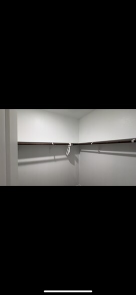 Building Photo - 1103 Wagon Wheel Way