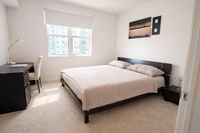 Building Photo - 7900 Harbor Island Dr