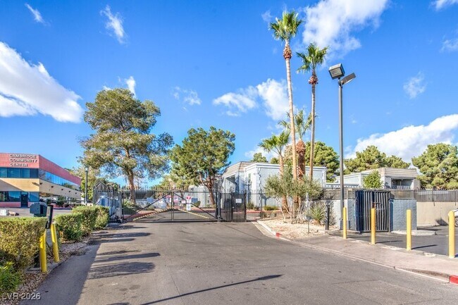 Building Photo - 3823 S Maryland Pkwy