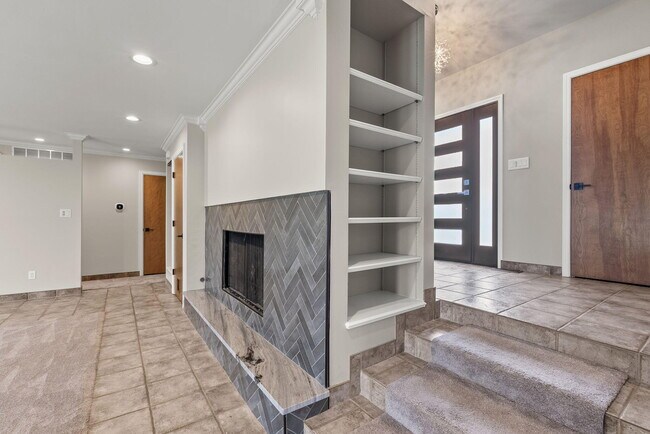 Building Photo - 1233 Sherborne Pl