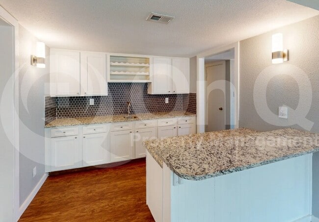 Building Photo - 3014 Tres Logos Ln