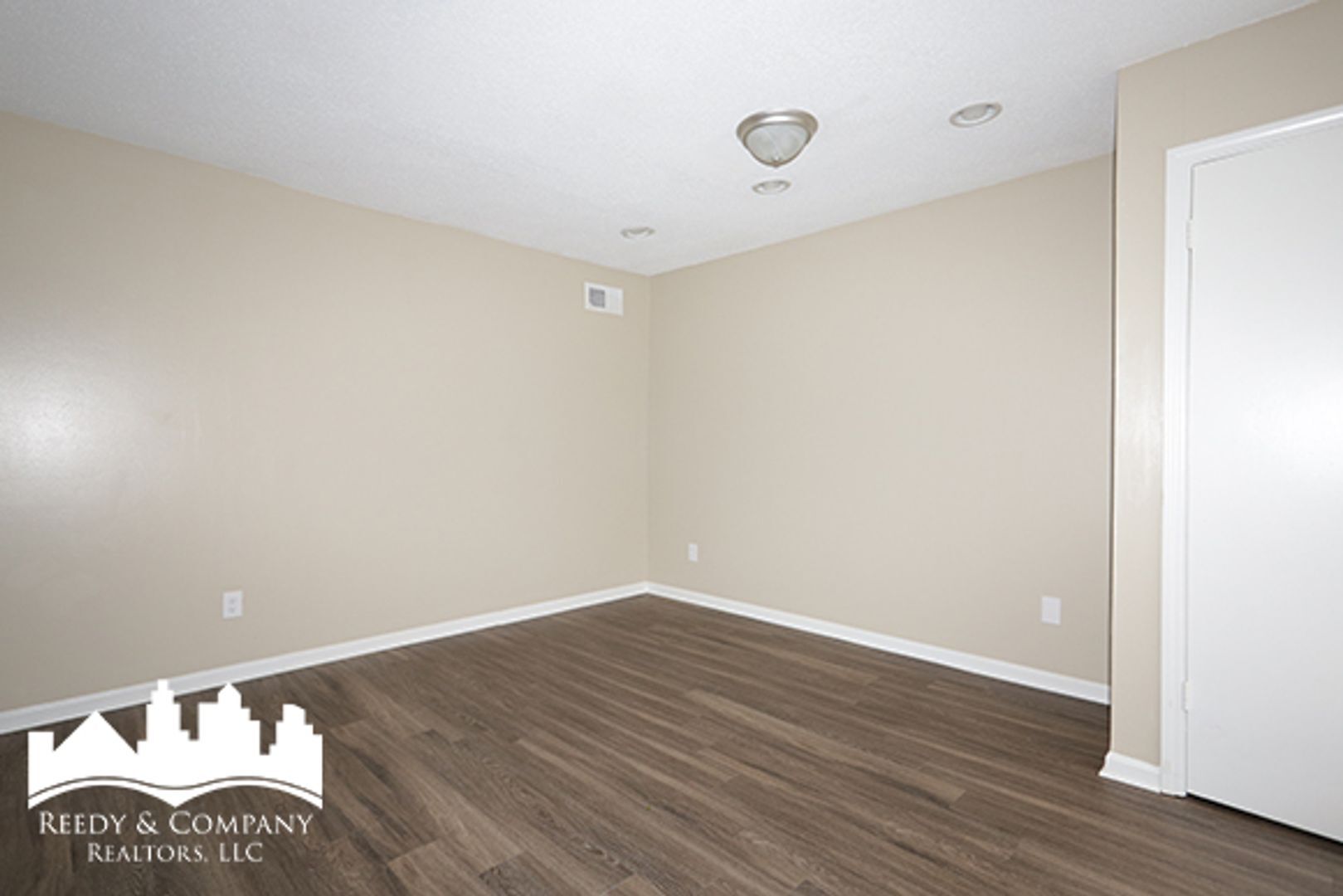 Building Photo - 6402 Cheshire Cove