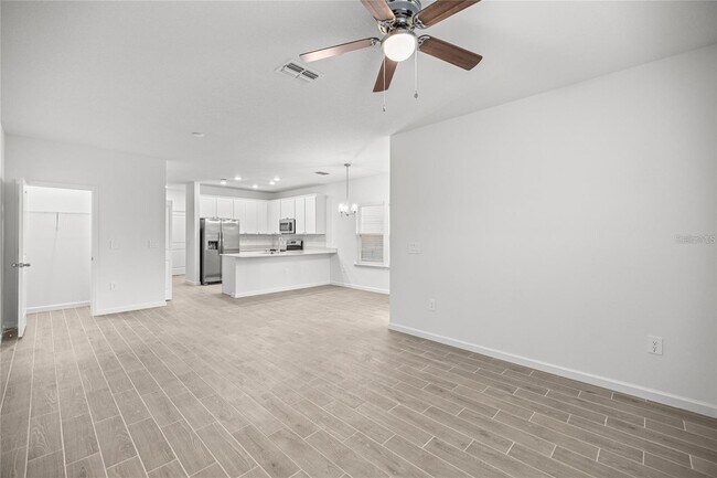 Building Photo - 3644 SE 37th Ct