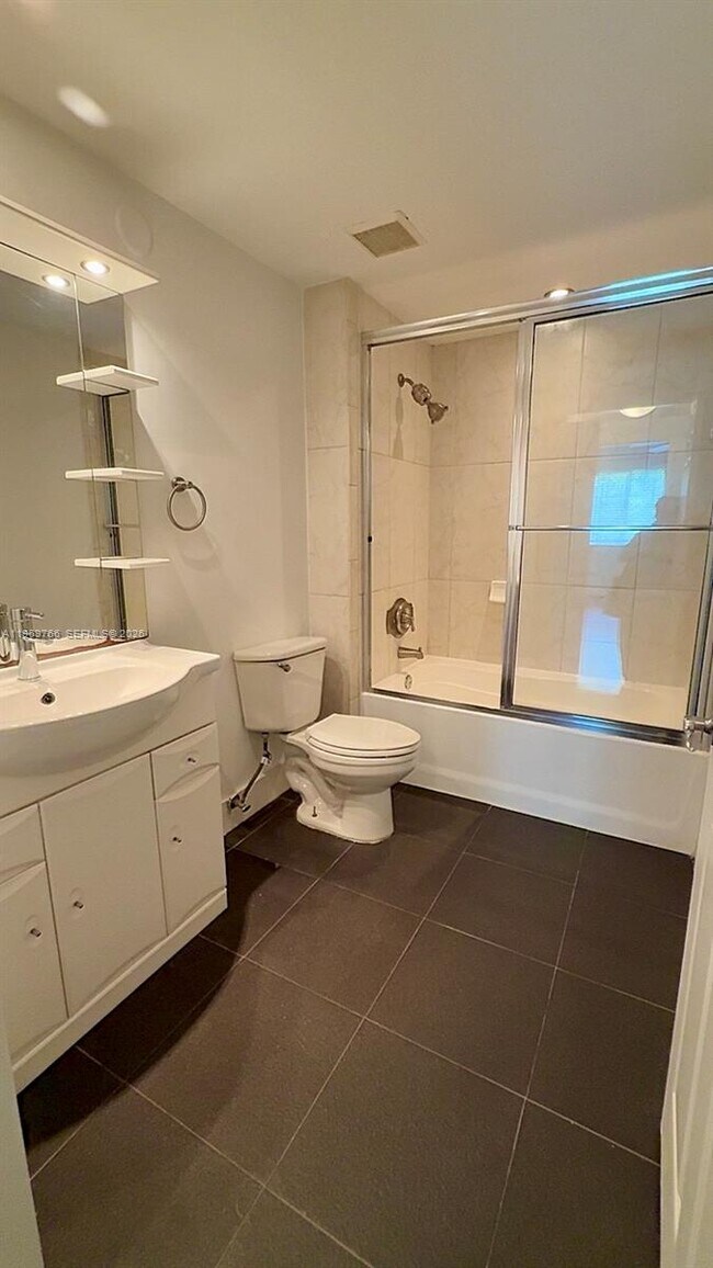 Building Photo - 6831 SW 44th St