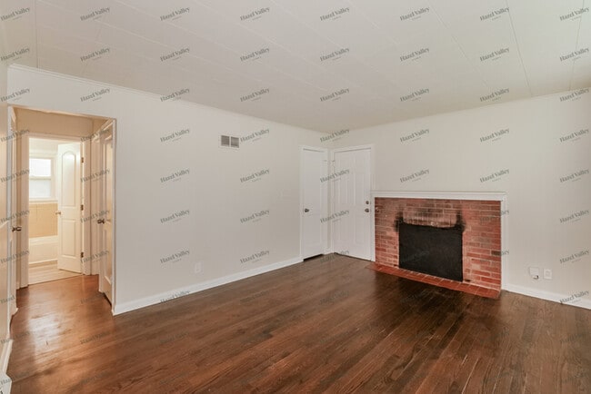 Building Photo - 5024 Glenside Dr