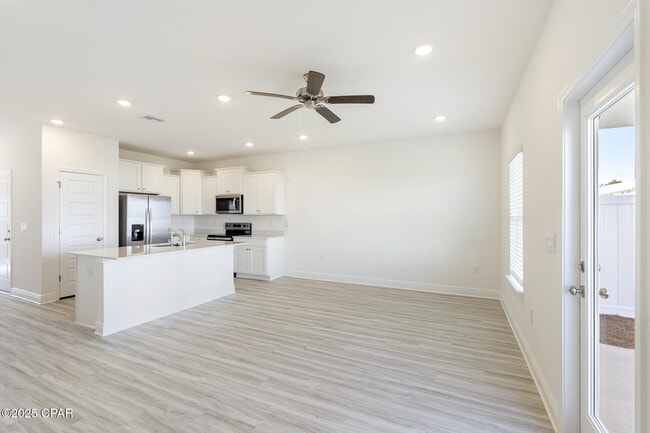 Building Photo - 167 Ellery Ln