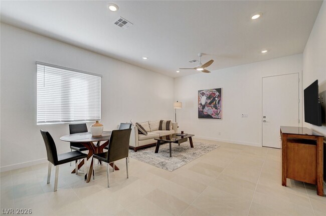 Building Photo - 10022 Decano Rdg St