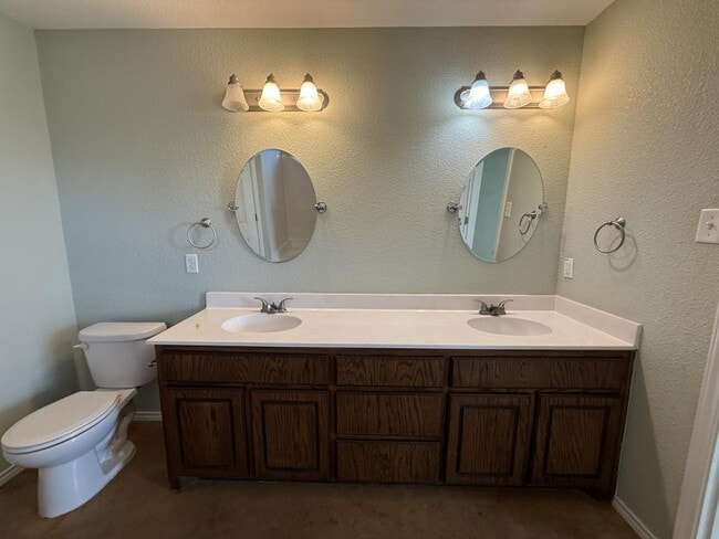 Building Photo - 3202 Rockwall Dr