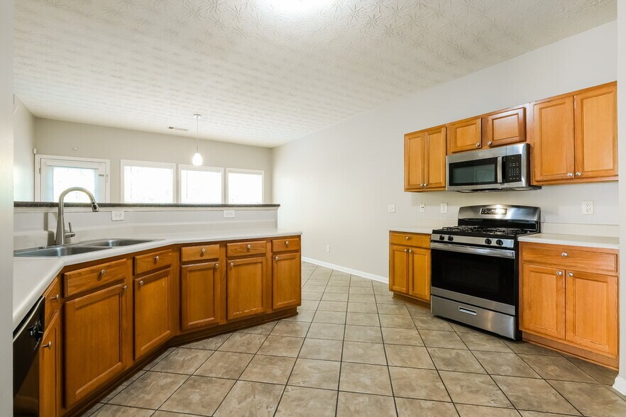 Building Photo - 6739 Island Pointe Dr