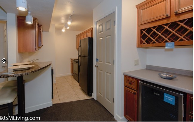 Interior Photo - Lando Place