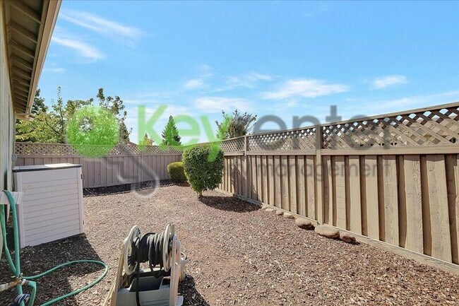 Building Photo - 2532 Woodacre Ln