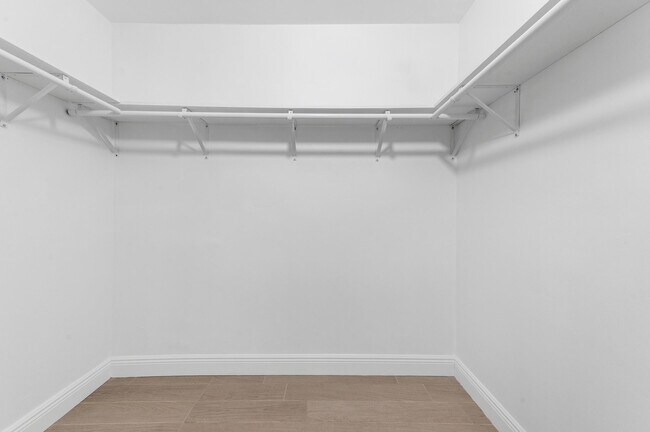 Building Photo - 16546 NE 26th Ave