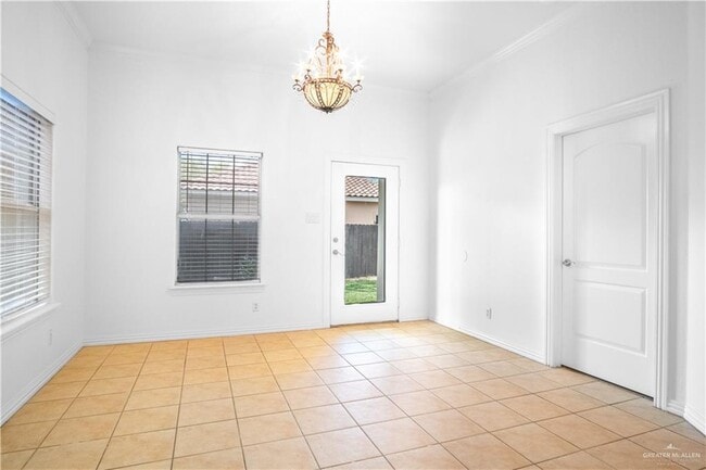 Building Photo - 3316 Zoe Ave
