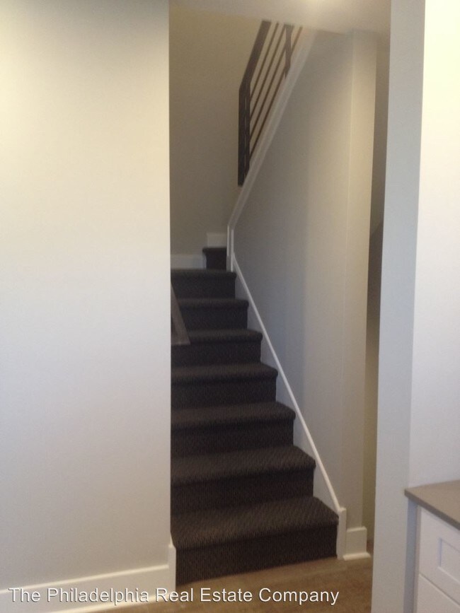 Building Photo - 502 Gerhard St