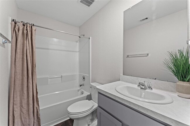 Building Photo - 14515 Broadbury Pond Rd