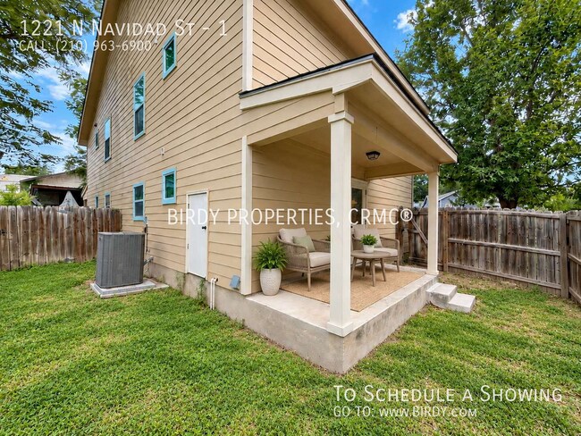 Building Photo - 1221 N Navidad St