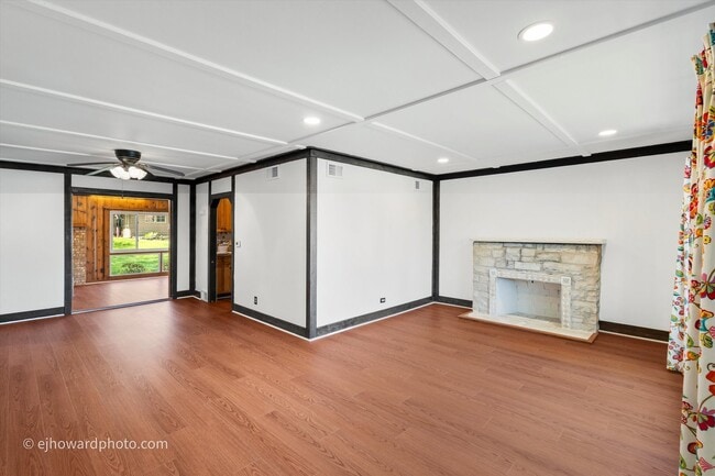 Building Photo - 804 S President St