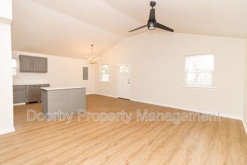 Building Photo - 2310 Cushman St