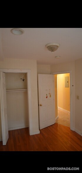 Building Photo - 104 Hammond St