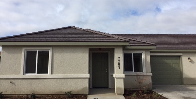 Building Photo - Lark Duplex