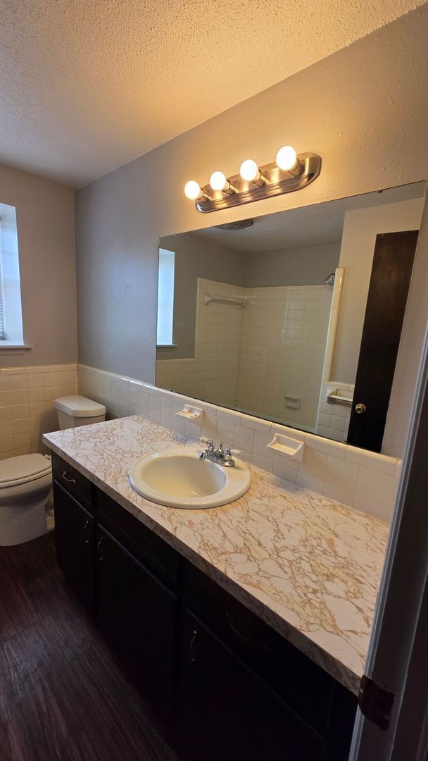 Building Photo - Edmond Rental